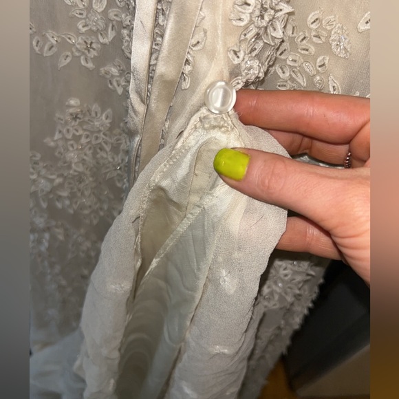 Reva Mivasagar 100% silk wedding dress - vintage vibes - Picture 6 of 12